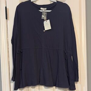 Easel Women's Navy Top with Cinch ties on the sides - Sz M - NWT